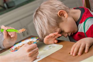 איך להתמודד עם ילדים בררנים באוכל?