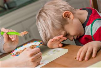 איך להתמודד עם ילדים בררנים באוכל?