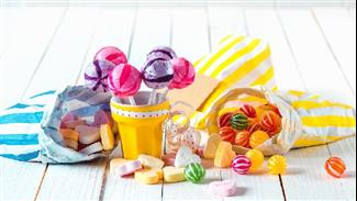 פריכיות אורז גורמות לקמטים? 7 מזונות שמזיקים לעור