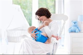 הנקה או שאיבה? היתרונות – והחסרונות שיעזרו לך להחליט