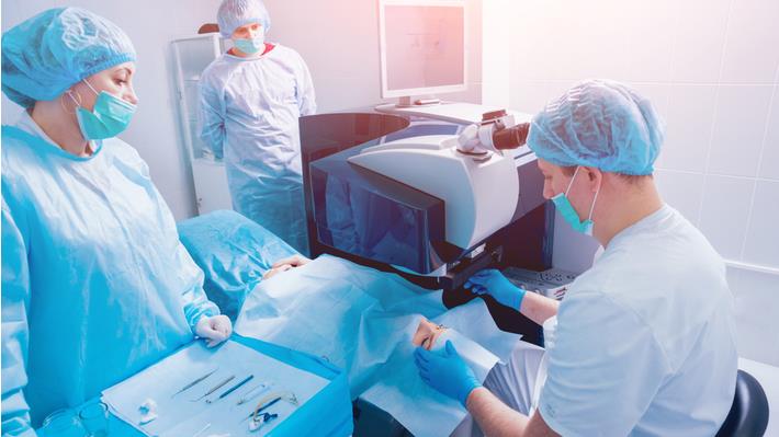 ניתוח להסרת משקפיים בלייזר