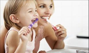 חיוך מושלם: 3 עקרונות ברזל לשמירה על שיניים טבעיות לאורך שנים