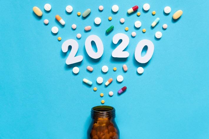 אילוסטרציה: בקבוק עם תרופות שונות, להדגמת סל התרופות לשנת 2020