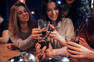 מתי שתיית אלכוהול עלולה להשפיע על הפוריות?