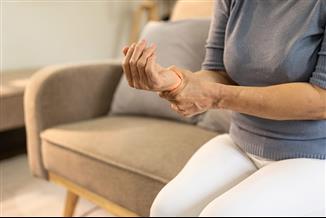 החמרת כאבי מפרקים בחורף: מיתוס או מציאות?