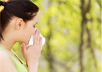 שפעת המזגנים: למה אנחנו מנוזלים דווקא בקיץ?