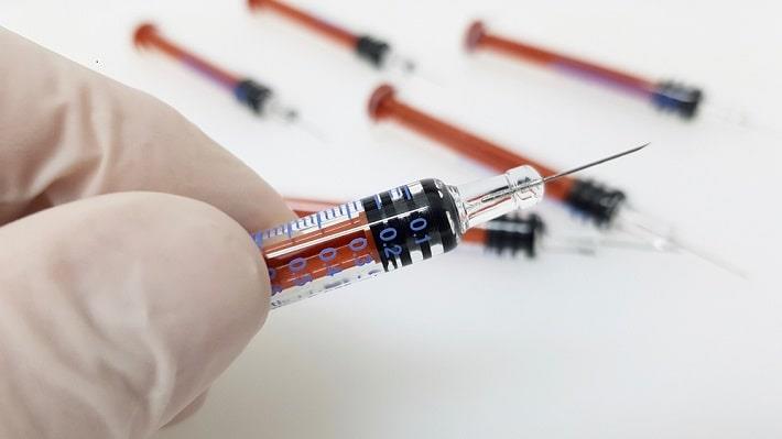 מחט לאחר לקיחת דם בבדיקת הפארין בדם 